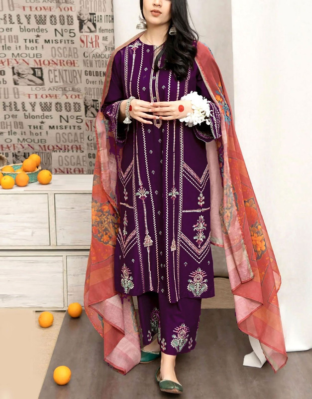 Elegant Embroidered Lawn Suit 3-Pc (90/70 Quality) with Digital Print Diamond Dupatta (2025).