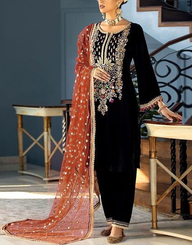Glamorous Handwork Heavy Embroidered Black Velvet Wedding Dress 2026.