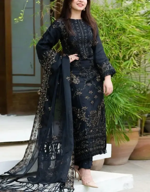 Embroidered Chiffon Suit — Polished Off-Duty Pick