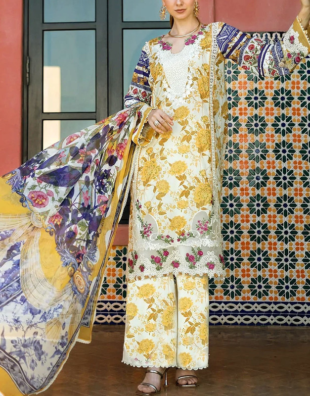 All-over Print Chiffon Suit — Considered Off-Duty Pick