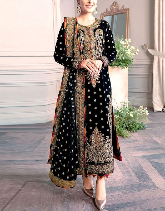 Luxury Heavy Embroidered Black Velvet Wedding Suit (5000 Micro) with 4-Side Net Dupatta.
